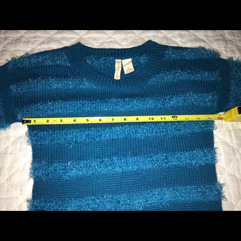 Women’s fuzzy sweater - Picture 6 of 9